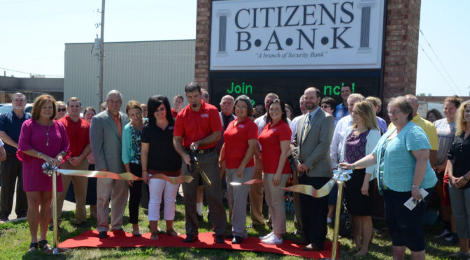 Citizens Bank holds Grand Opening
