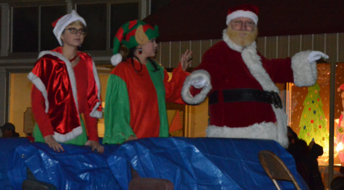Christmas Parade brings Santa to Fort Scott