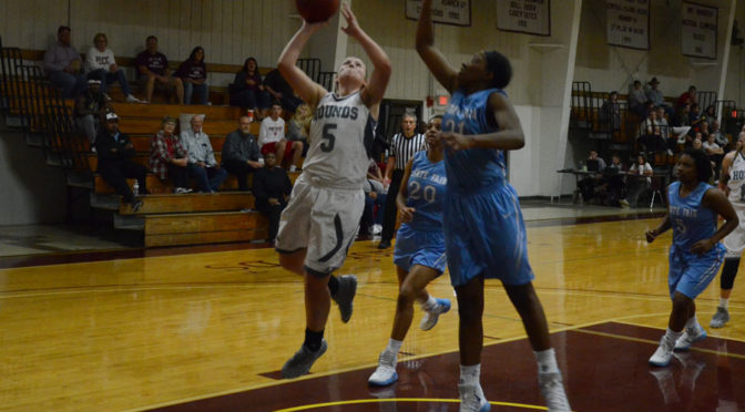 Lady Hounds’ winning streak continues