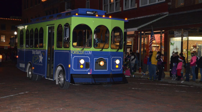 CHAMBER ANNOUNCES CHRISTMAS LIGHT TROLLEY TOURS