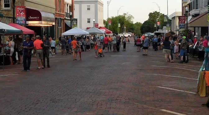 Wine Stroll/Art Walk: A Perfect Evening For Outside Activities