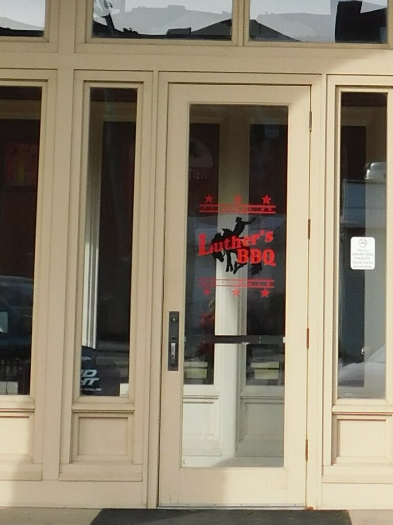 Luther’s BBQ Opens Fort Scott Biz