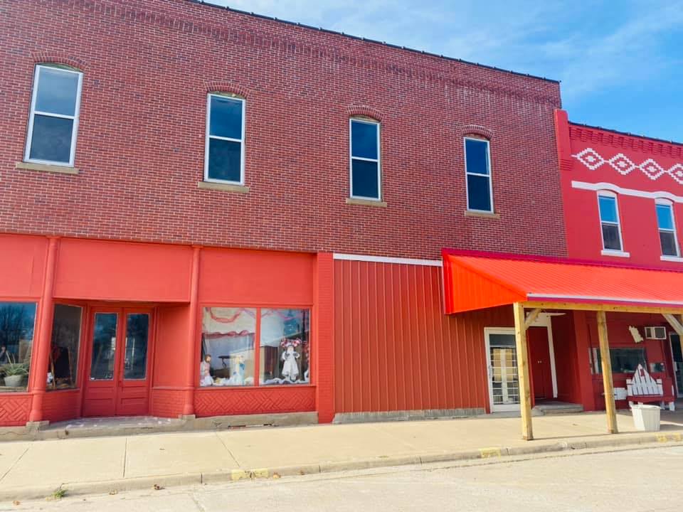 THRAMS Antiques, A Picker Family Fort Scott Biz